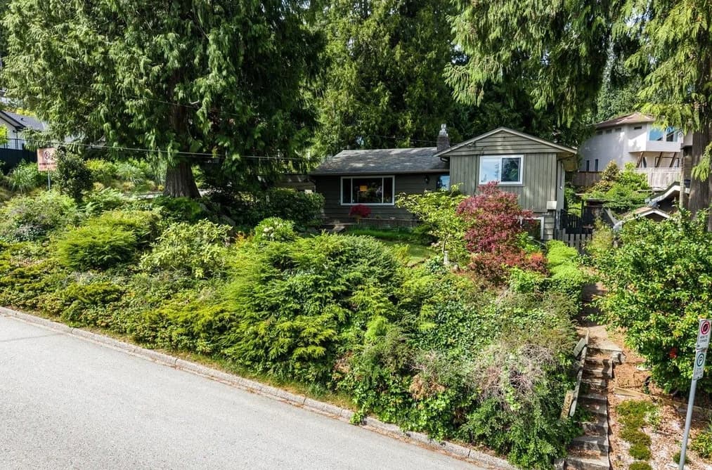 1380 COLEMAN STREET, North Vancouver, BC — Residential for Sale - Photo 2