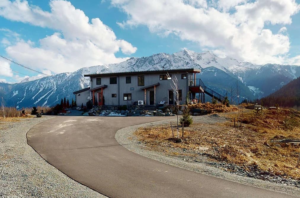 1380 COLLINS ROAD, Pemberton, BC — Residential for Sale - Photo 2