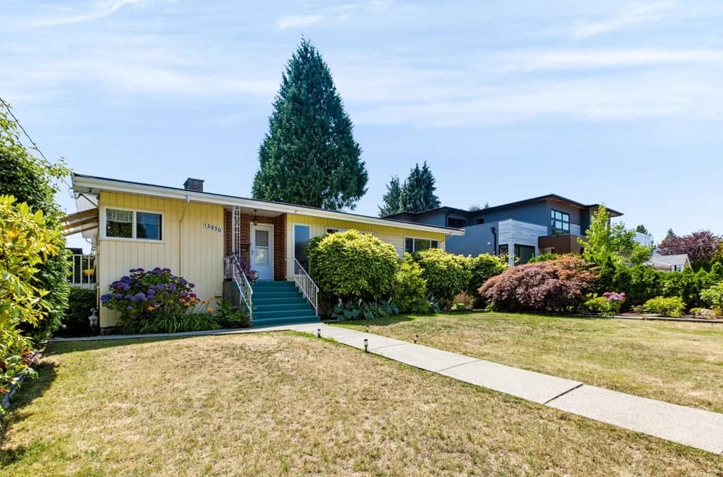 13830 BLACKBURN AVENUE, White Rock, BC — Residential for Sale - Photo 2