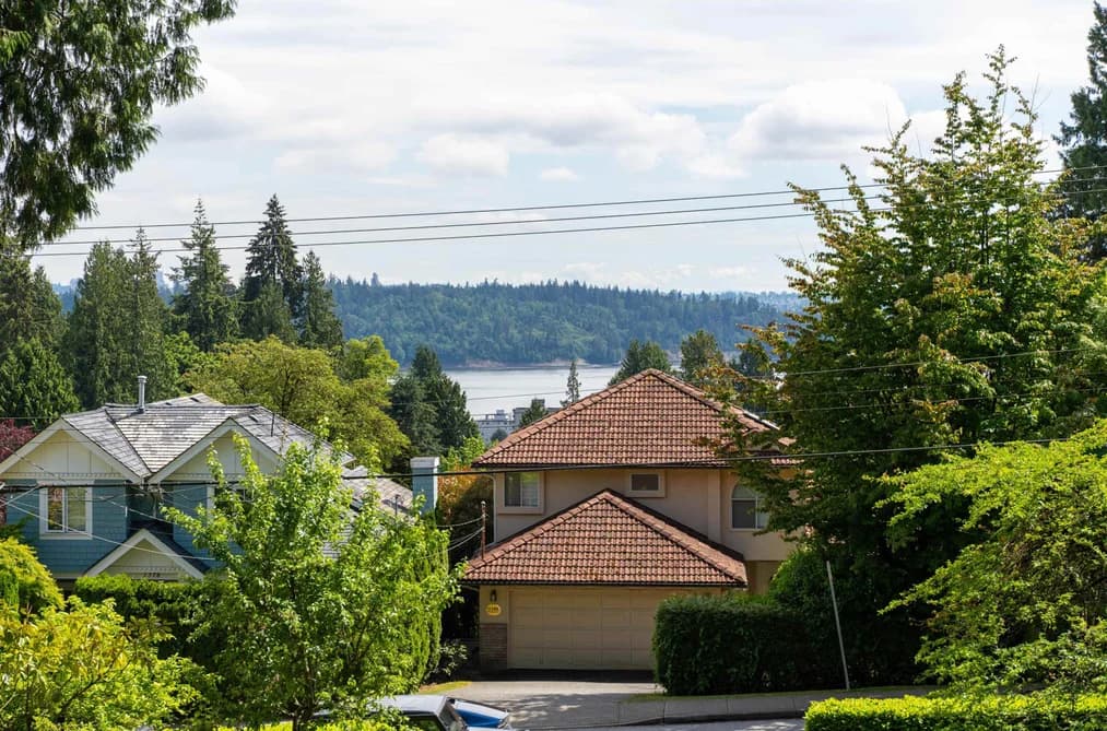 1393 MATHERS AVENUE, West Vancouver, BC — Residential for Sale - Photo 2