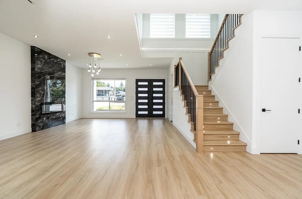 13979 113 AVENUE, Surrey, BC — Residential for Sale - Photo 2