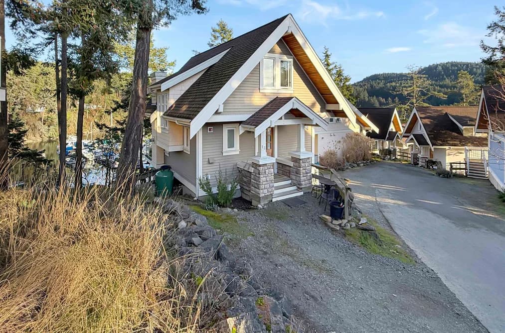 13A 2315 MACKINNON ROAD, Pender Island, BC — Residential for Sale - Main Photo