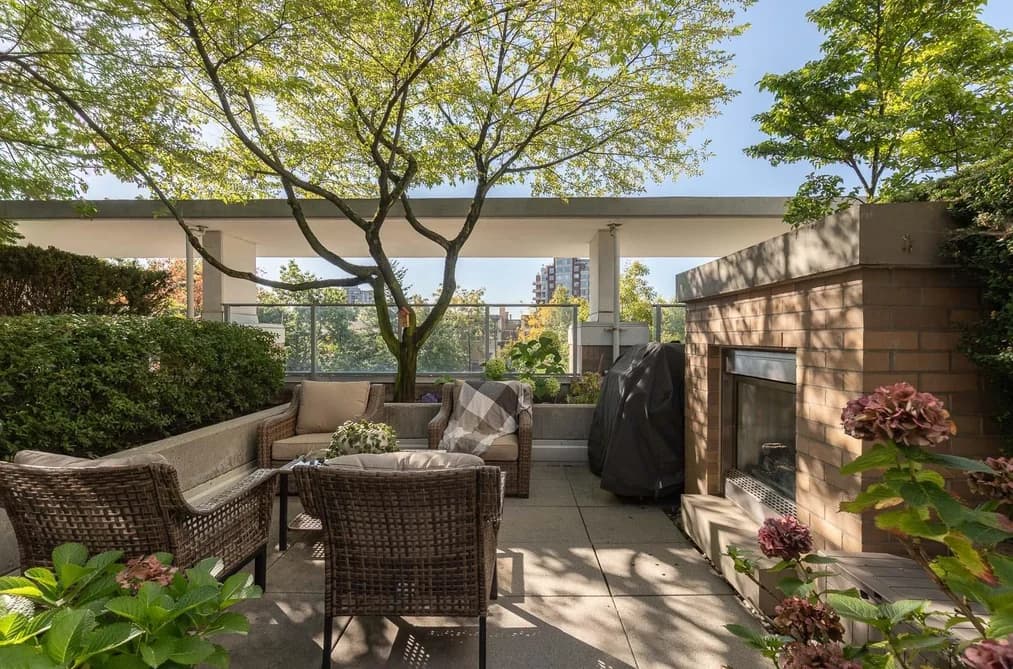 14 166 W 13TH STREET, North Vancouver, BC — Residential for Sale - Main Photo