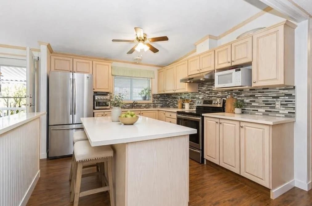 14 2035 MARTENS STREET, Abbotsford, BC — Residential for Sale - Photo 2