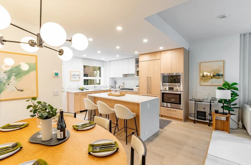 140 2050 GLENAIRE DRIVE, North Vancouver, BC — Residential for Sale - Main Photo