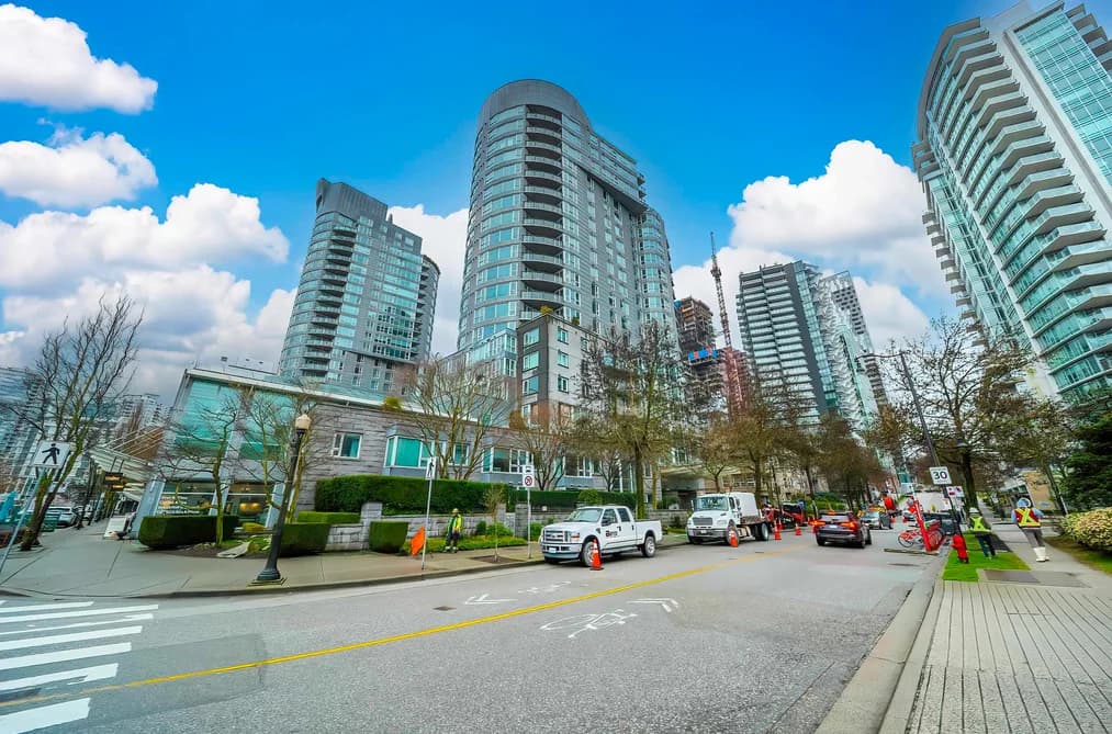 1401 560 CARDERO STREET, Vancouver, BC — Residential for Sale - Photo 2