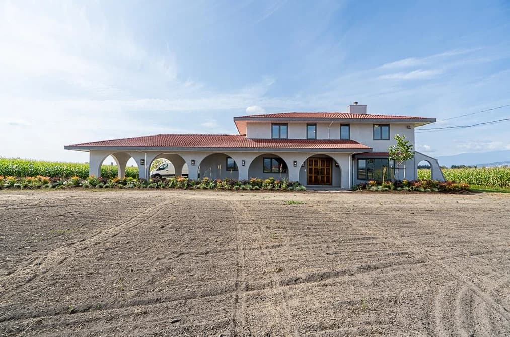 14017 HALE ROAD, Pitt Meadows, BC — Residential for Sale - Photo 2