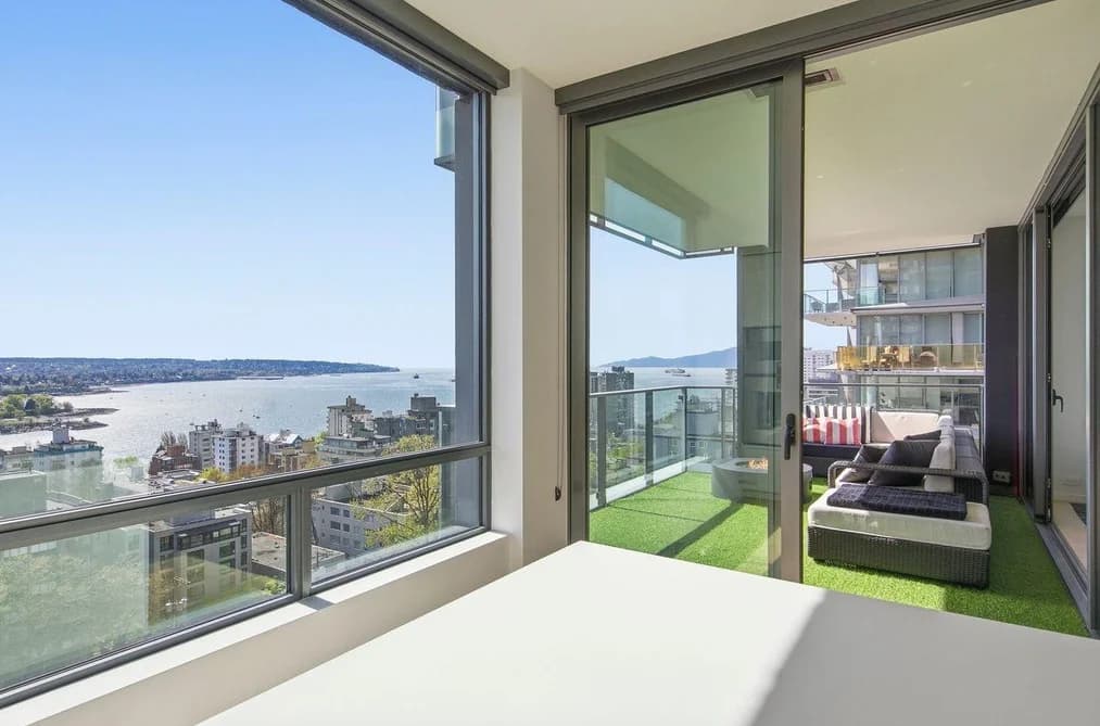 1403 1171 JERVIS STREET, Vancouver, BC — Residential for Sale - Photo 2