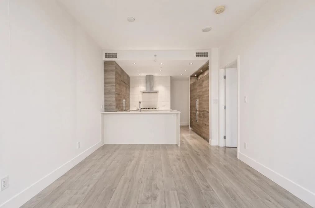 1403 7388 KINGSWAY, Burnaby BC V3N 0G9 - Photo 1