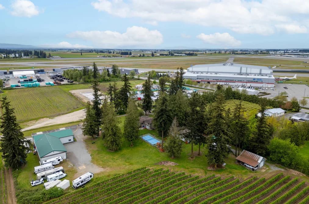 1404 TOWNLINE ROAD, Abbotsford, BC — Residential for Sale - Photo 2