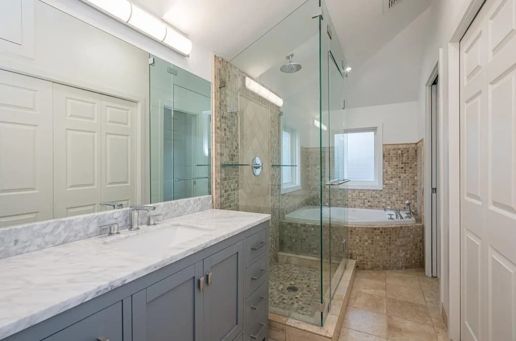 14057 66 AVENUE, Surrey, BC — Residential for Sale - Photo 2