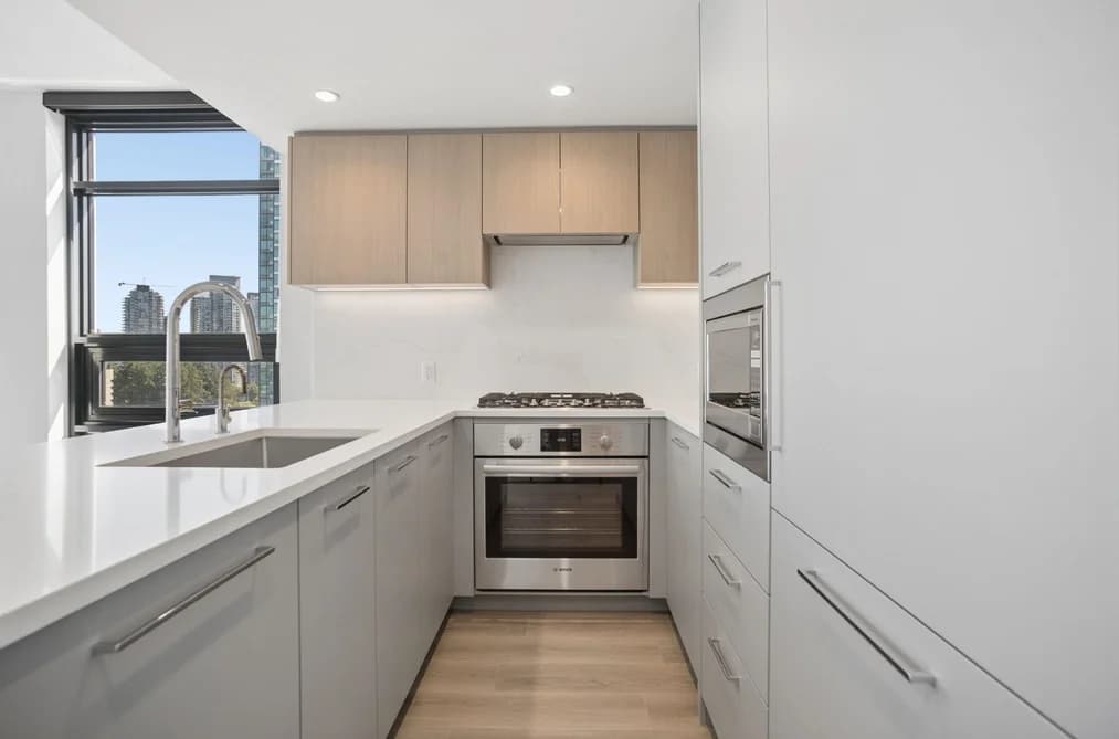1408 6608 SUSSEX AVENUE, Burnaby, BC — Residential for Sale - Photo 2