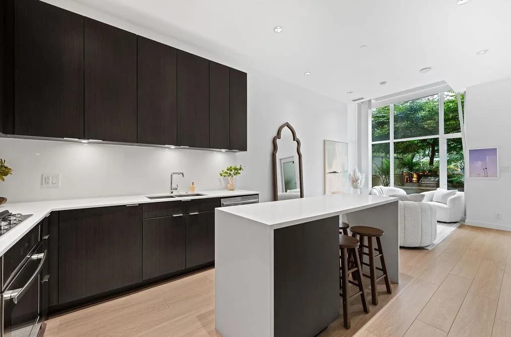 141 E 1ST AVENUE, Vancouver, BC — Residential for Sale - Photo 2