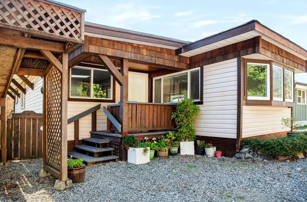 1413 SUNSHINE COAST HIGHWAY, Gibsons, BC — Residential for Sale - Photo 2