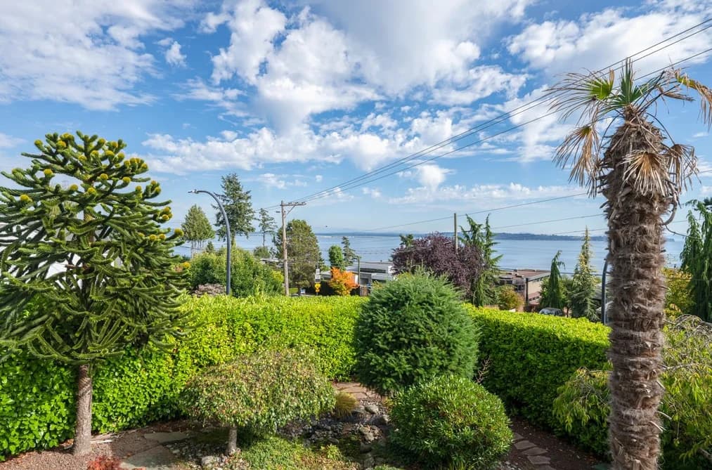 14139 MARINE DRIVE, White Rock, BC — Residential for Sale - Photo 2