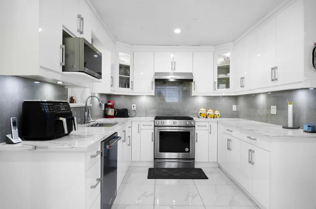 14217 67 AVENUE, Surrey, BC — Residential for Sale - Photo 2