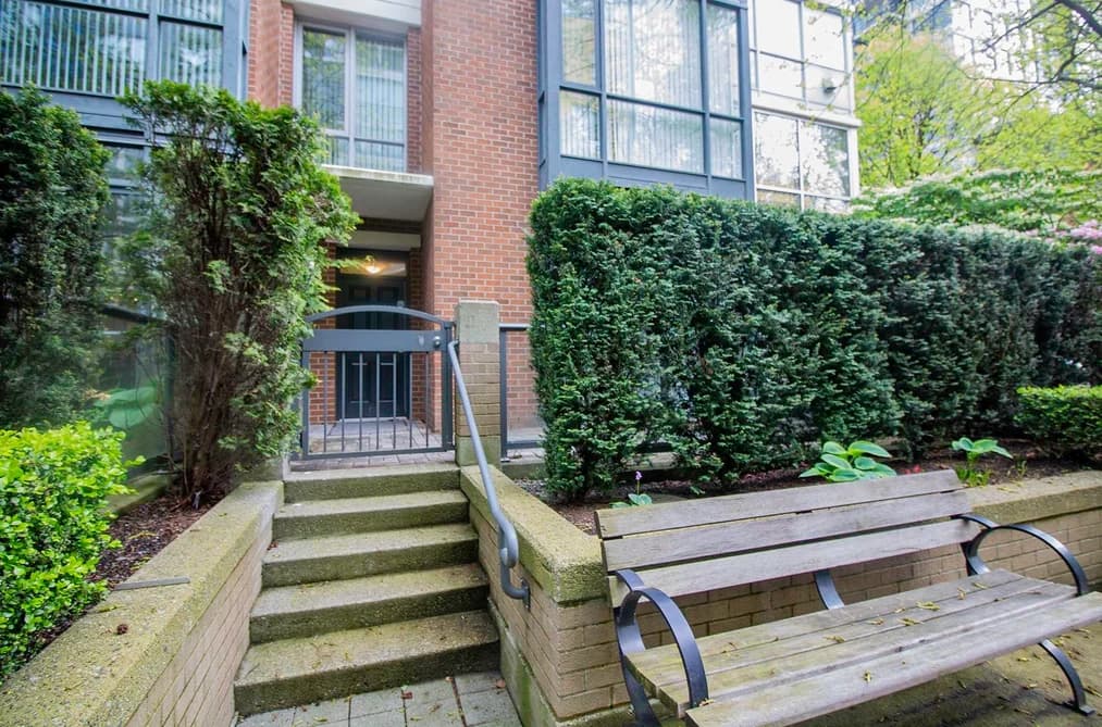 1427 W 6TH AVENUE, Vancouver BC V6H 4G1 - Photo 1