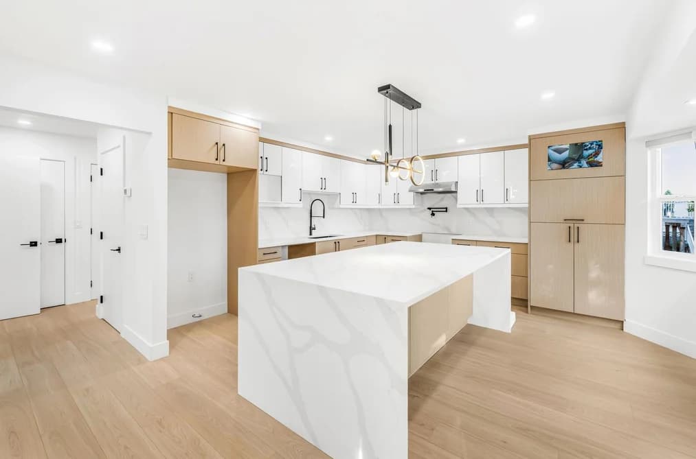14278 HYLAND ROAD, Surrey, BC — Residential for Sale - Main Photo