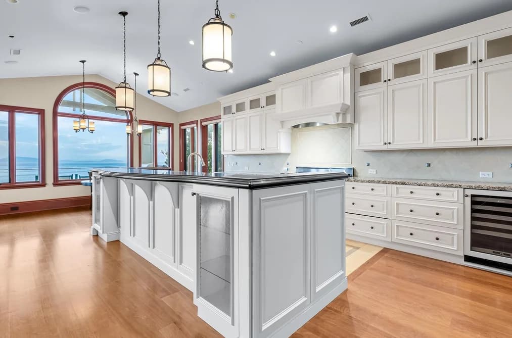14334 SUNSET DRIVE, White Rock, BC — Residential for Sale - Photo 2