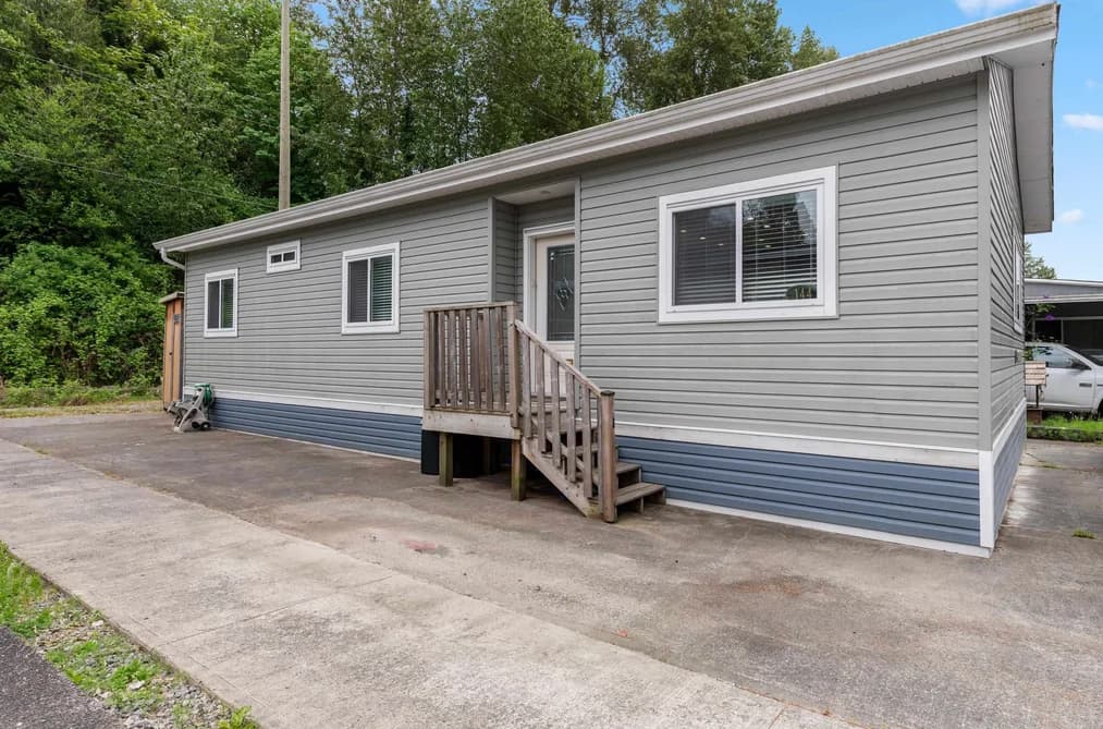 144 201 CAYER STREET, Coquitlam, BC — Residential for Sale - Main Photo