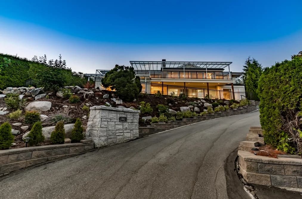 House for sale at 1441 Chartwell Drive West Vancouver British Columbia - MLS: R3142087