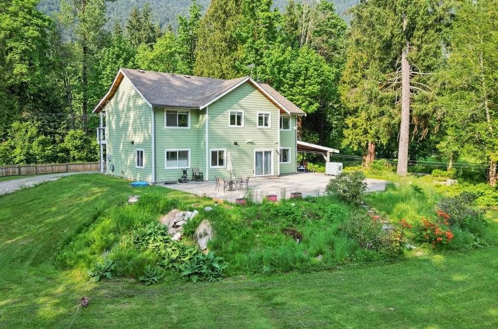 14605 SQUAMISH VALLEY ROAD, Squamish, BC — Residential for Sale - Main Photo