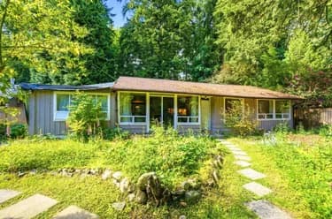 House for sale at 1463 Avonlynn Crescent North Vancouver British Columbia - MLS: R3130389