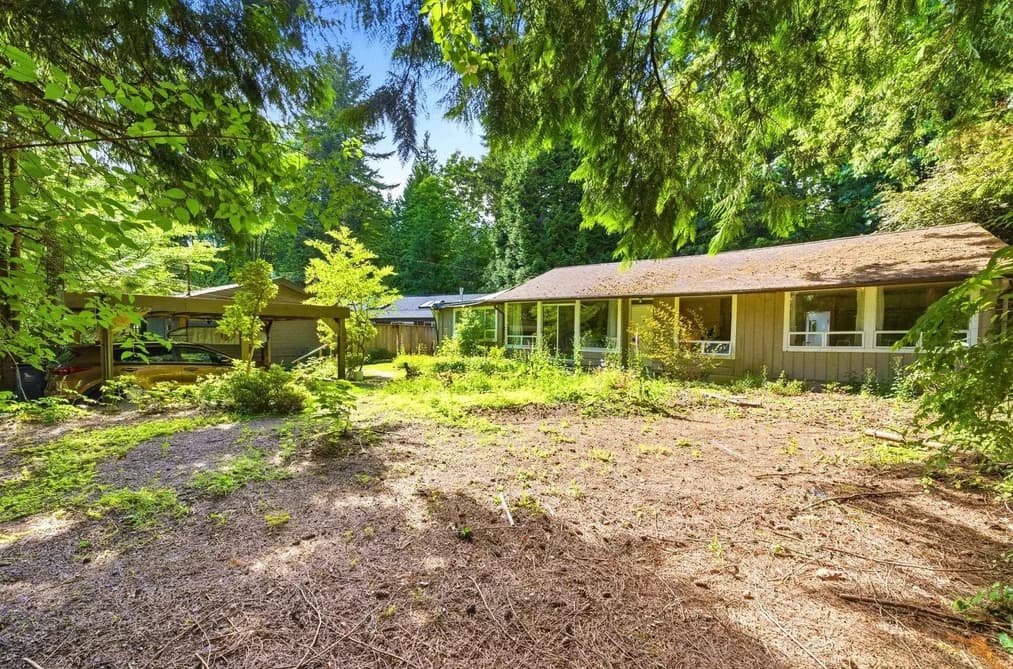 1463 AVONLYNN CRESCENT, North Vancouver, BC — Residential for Sale - Photo 2