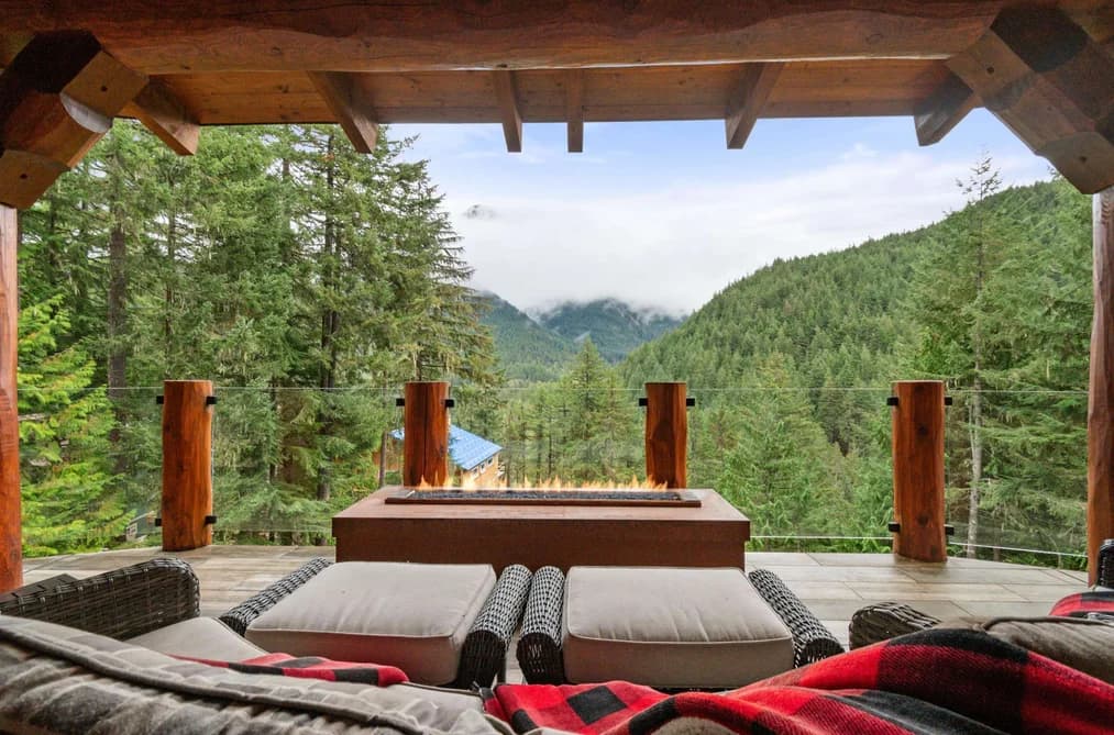 14710 PARKVIEW AVENUE, Sunshine Valley, BC — Residential for Sale - Main Photo