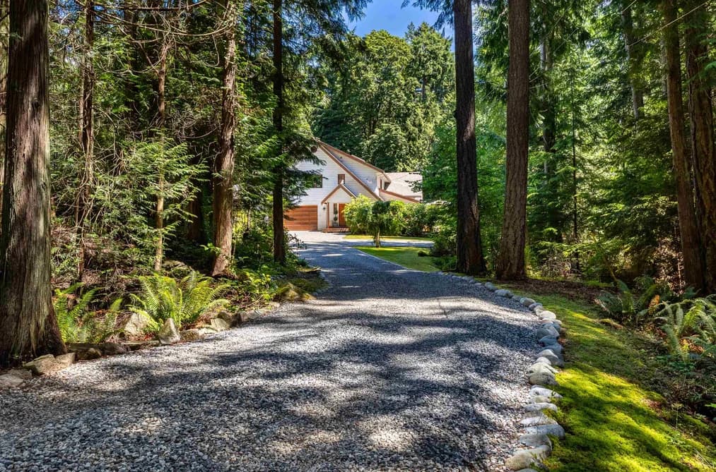 1484 HENDERSON AVENUE, Roberts Creek, BC — Residential for Sale - Main Photo