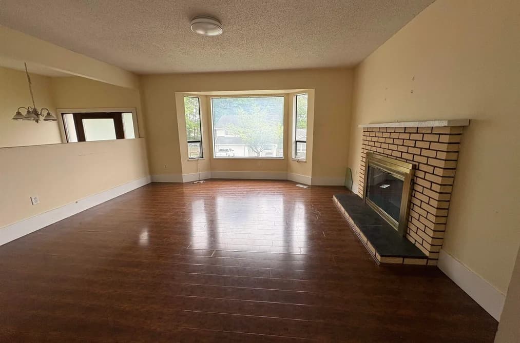 14863 87A AVENUE, Surrey, BC — Residential for Sale - Photo 2