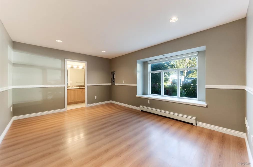 14922 102A AVENUE, Surrey, BC — Residential for Sale - Photo 2