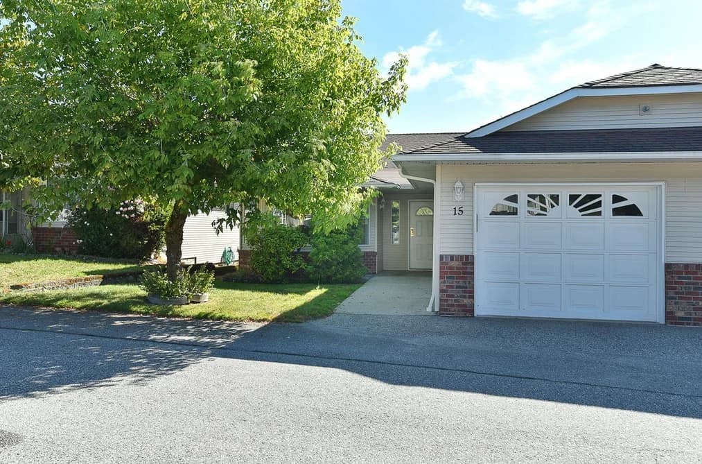 15 820 KIWANIS WAY, Gibsons, BC — Residential for Sale - Main Photo