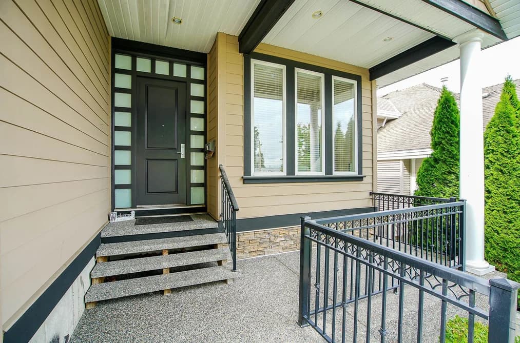 15075 70A AVENUE, Surrey, BC — Residential for Sale - Photo 2