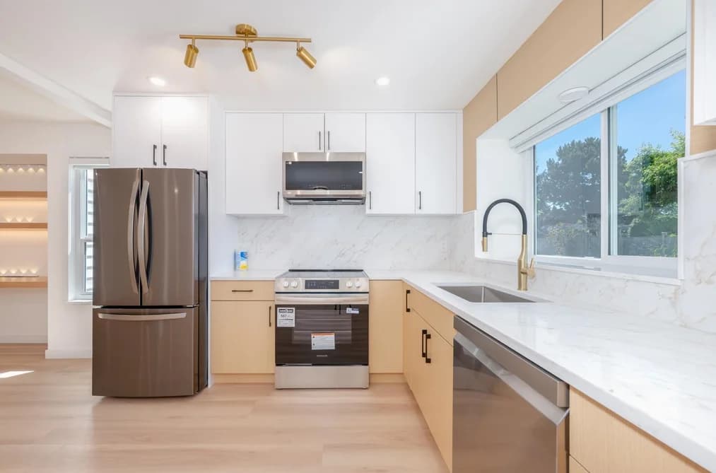 15092 19A AVENUE, Surrey, BC — Residential for Sale - Main Photo