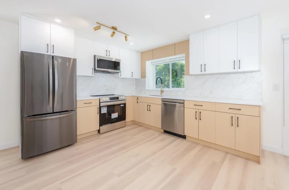 15092 19A AVENUE, Surrey, BC — Residential for Sale - Photo 2