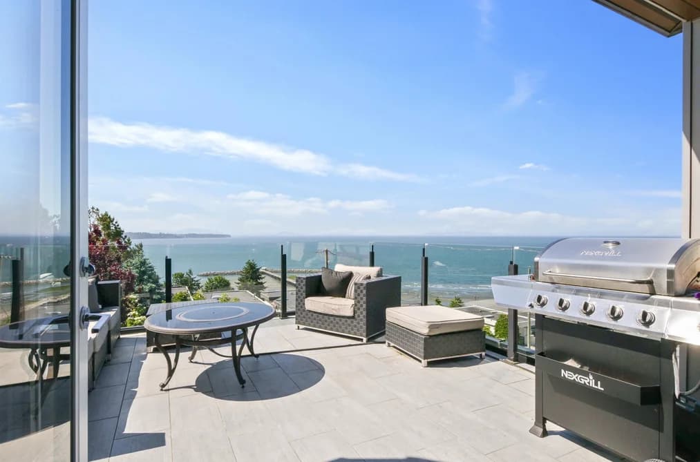 15095 ROYAL AVENUE, White Rock, BC — Residential for Sale - Main Photo