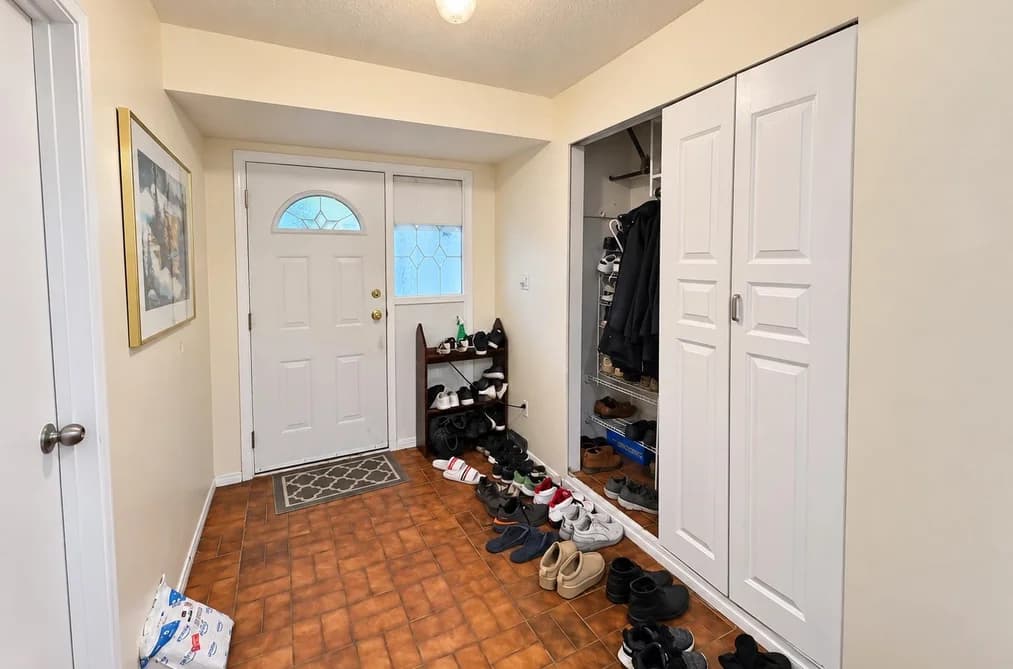 15097 95 AVENUE, Surrey, BC — Residential for Sale - Photo 2
