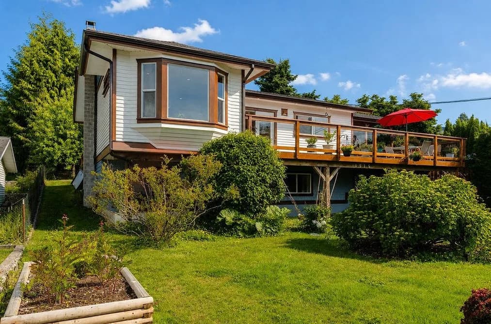 1515 THOMPSON ROAD, Gibsons, BC — Residential for Sale - Main Photo