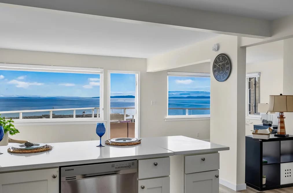 15152 VICTORIA AVENUE, White Rock, BC — Residential for Sale - Photo 2