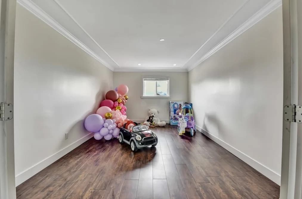 15181 68A AVENUE, Surrey, BC — Residential for Sale - Photo 2