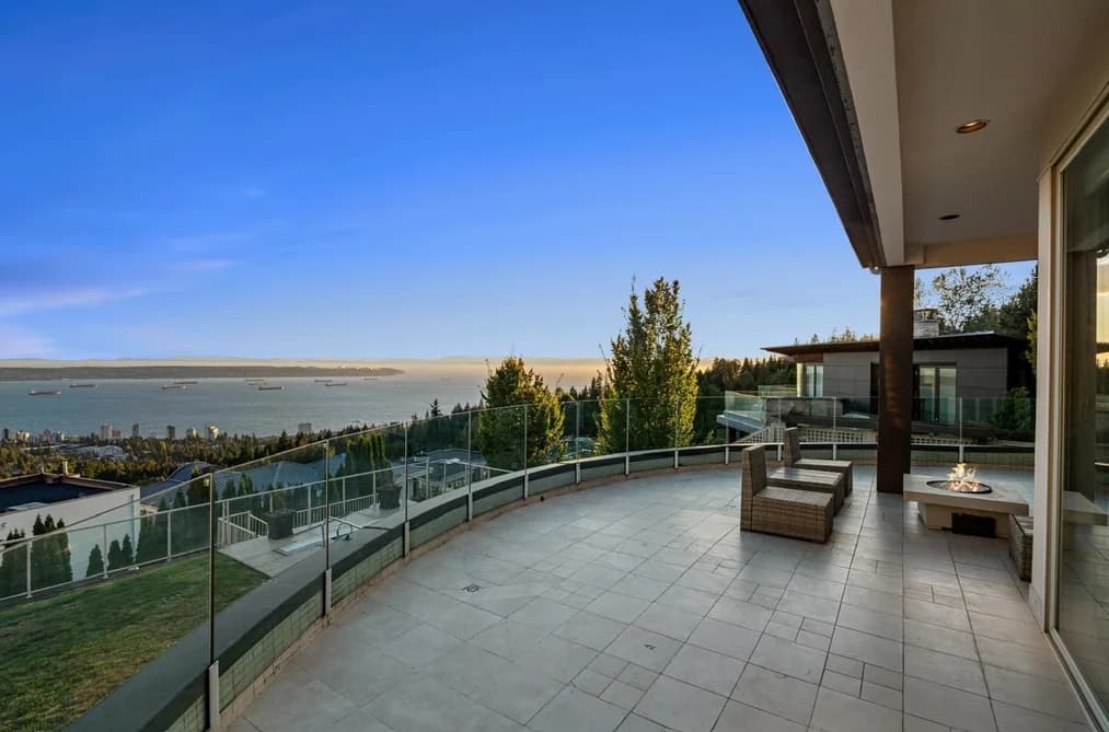1526 CHIPPENDALE COURT, West Vancouver, BC — Residential for Sale - Photo 2