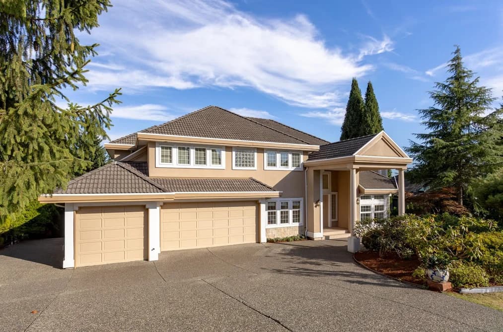 1535 PARKWAY BOULEVARD, Coquitlam, BC — Residential for Sale - Photo 2