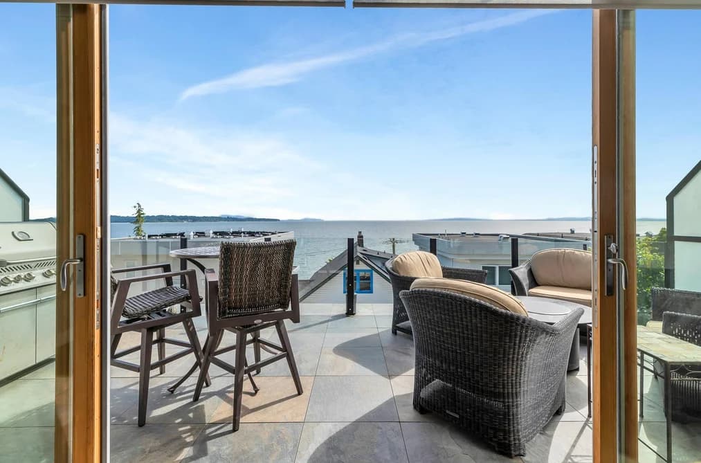 15364 VICTORIA AVENUE STREET, White Rock, BC — Residential for Sale - Main Photo