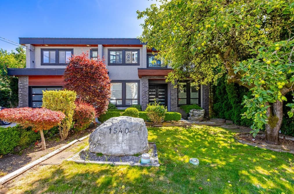 1540 MAPLE STREET, White Rock, BC — Residential for Sale - Photo 2