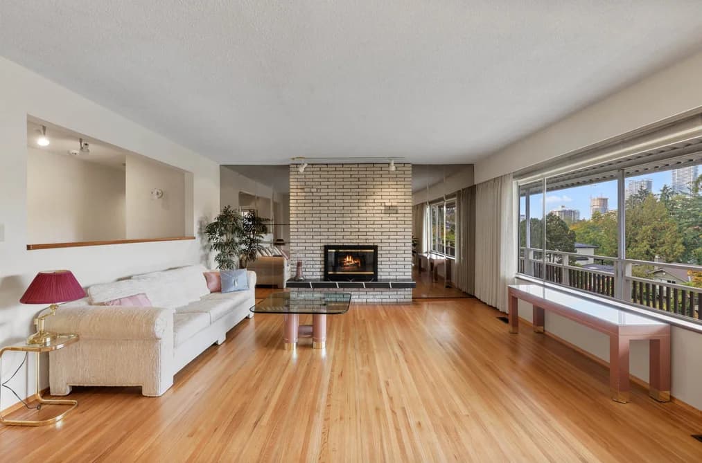 1541 HOWARD AVENUE, Burnaby, BC — Residential for Sale - Photo 2