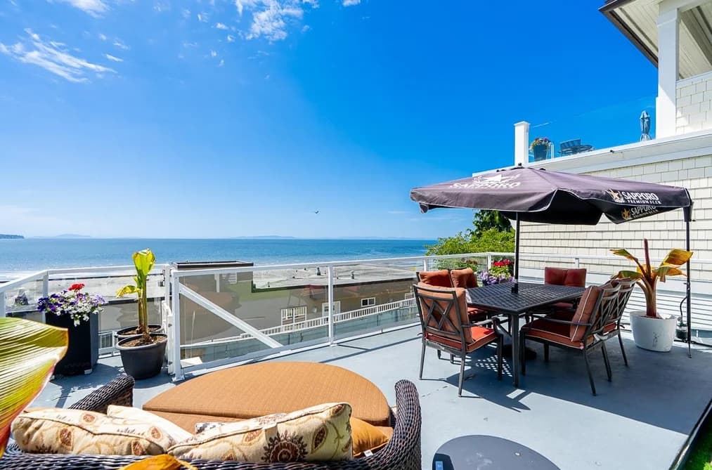 15410 VICTORIA AVENUE, White Rock, BC — Residential for Sale - Main Photo
