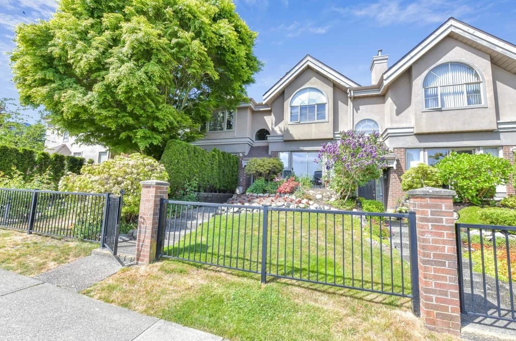 15415 RUSSELL AVENUE, White Rock, BC — Residential for Sale - Main Photo