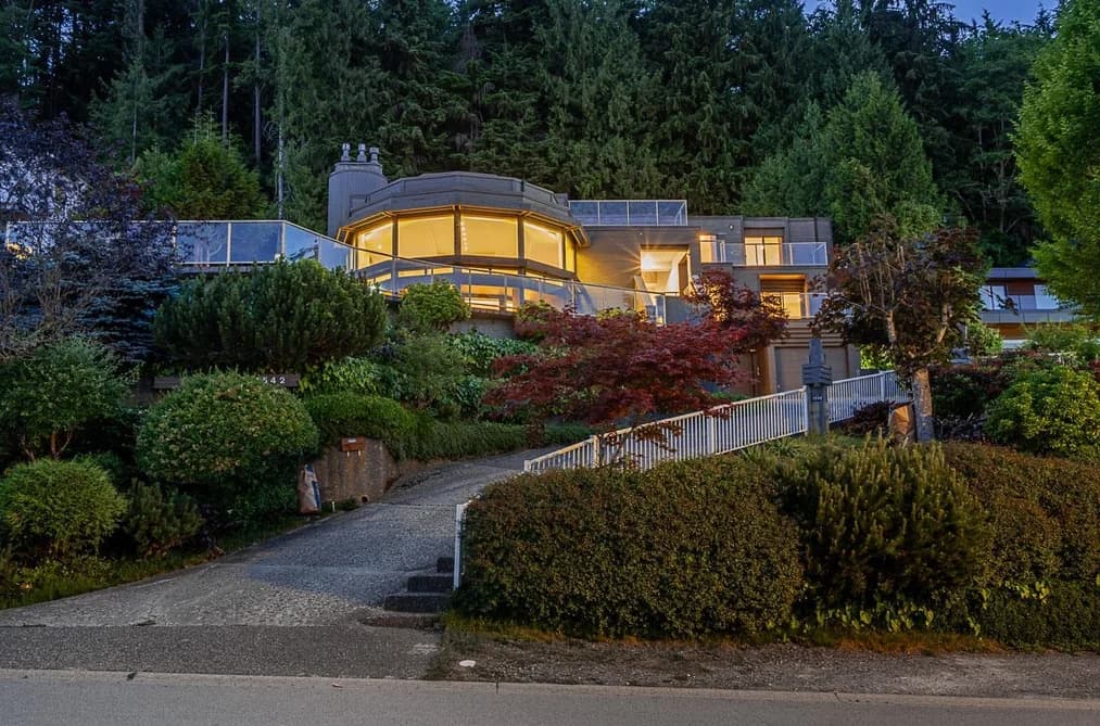 House for sale at 1542 Chartwell Drive West Vancouver British Columbia - MLS: R3141467
