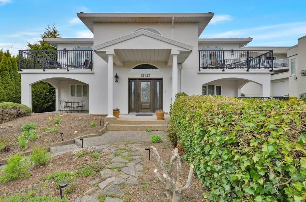 House for sale at 15423 Buena Vista Avenue White Rock British Columbia - MLS: R3137084